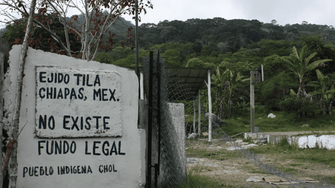fotografía, se lee: Ejido Tila, Chiapas, Mex. No existe fundo legal. Pueblo indígena chol